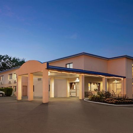 The Cayuga Inn At The Finger Lakes Обърн Екстериор снимка