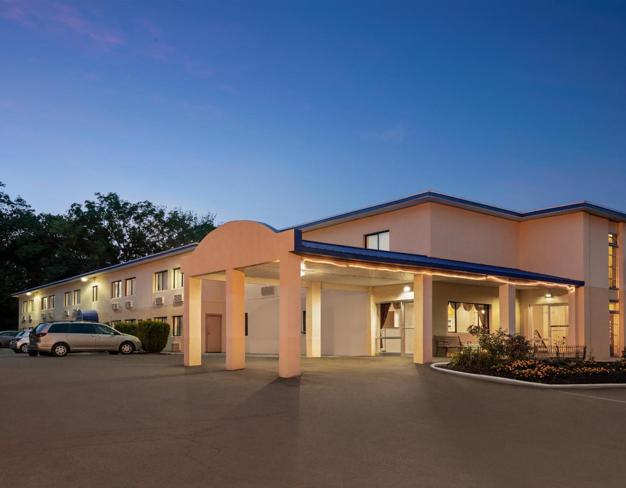 The Cayuga Inn At The Finger Lakes Обърн Екстериор снимка